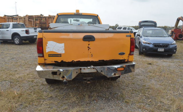 Image of Ford F-250 equipment image 2