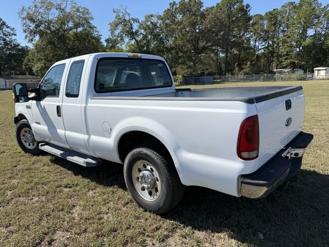 Image of Ford F-250 equipment image 2