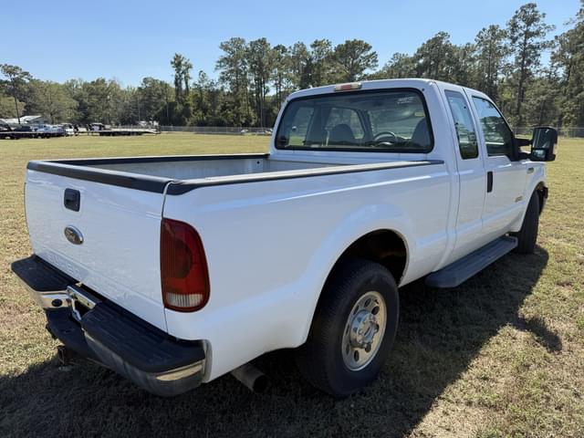 Image of Ford F-250 equipment image 4