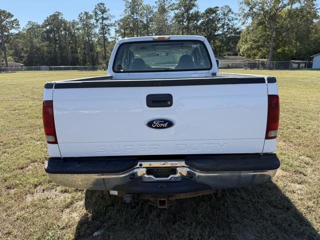 Image of Ford F-250 equipment image 3