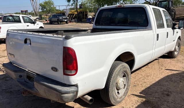 Image of Ford F-250 equipment image 3