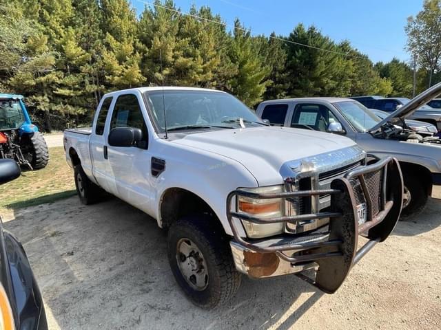 Image of Ford F-250 equipment image 2