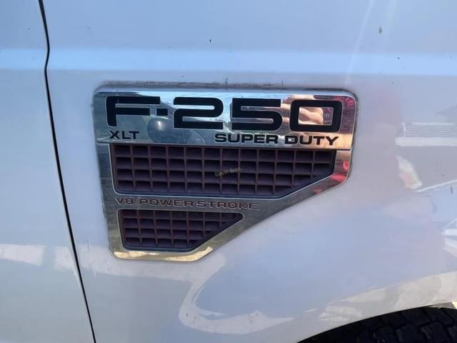 Image of Ford F-250 equipment image 4