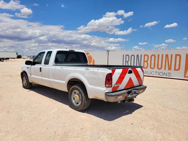 Image of Ford F-250 equipment image 2