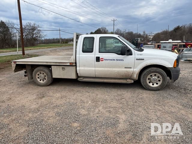 Image of Ford F-250 equipment image 2