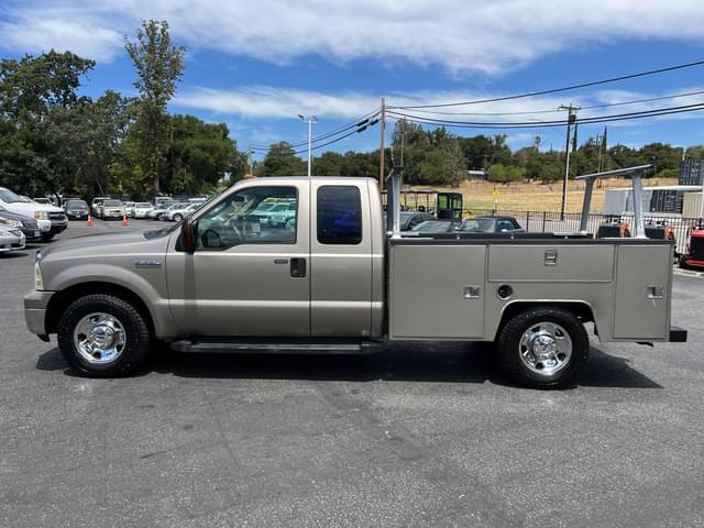 Image of Ford F-250 equipment image 2