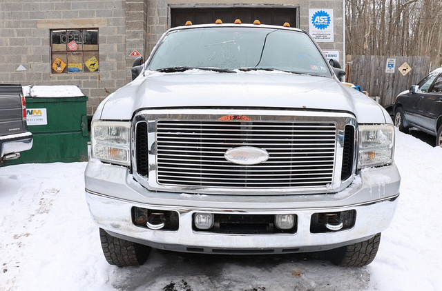 Image of Ford F-350 equipment image 1