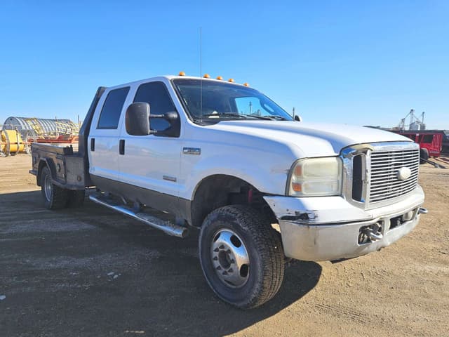 Image of Ford F-350 equipment image 4