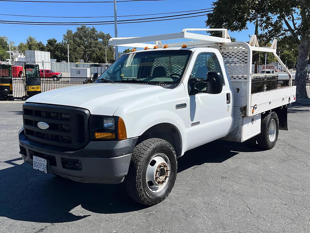 Image of Ford F-350 Primary image