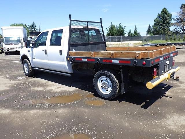 Image of Ford F-350 equipment image 2