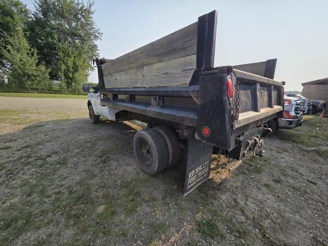 Image of Ford F-350 equipment image 4