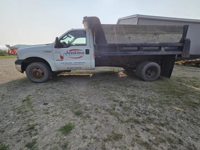 Image of Ford F-350 equipment image 3