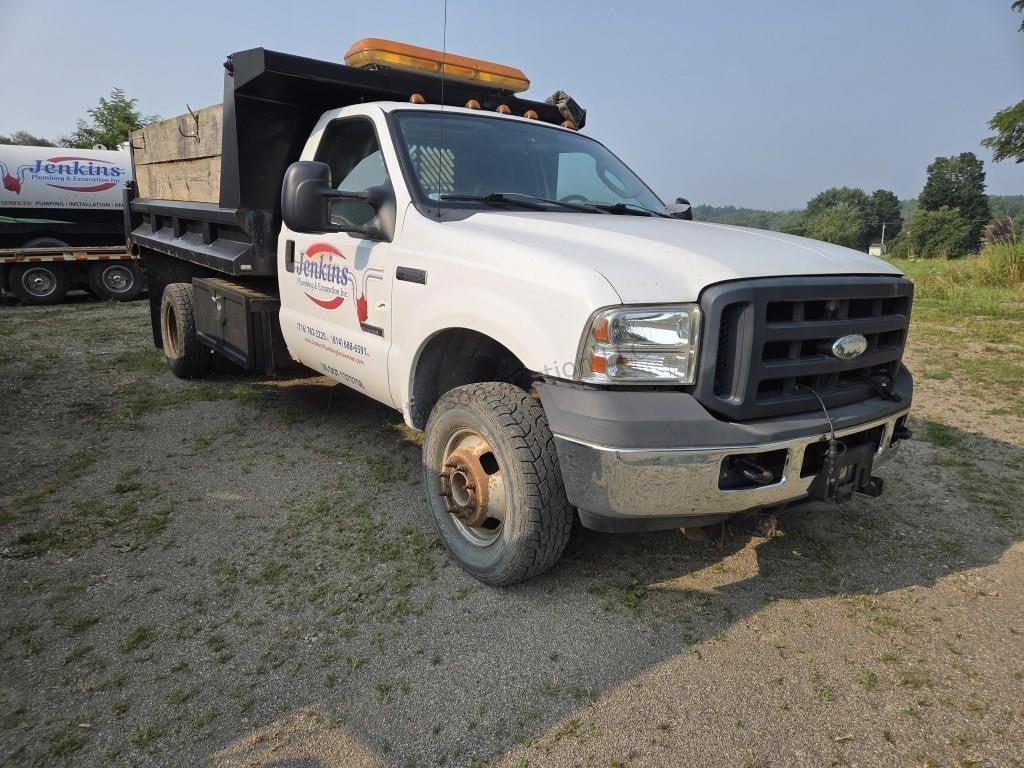 Image of Ford F-350 Primary image