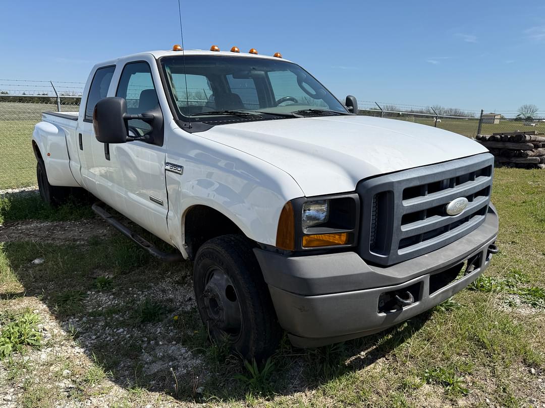 Image of Ford F-350 Primary image