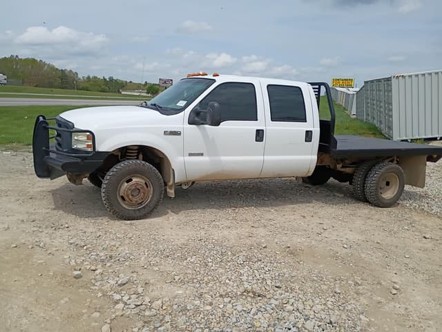 Image of Ford F-350 equipment image 1