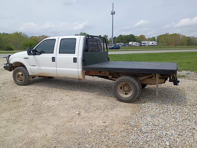 Image of Ford F-350 equipment image 3