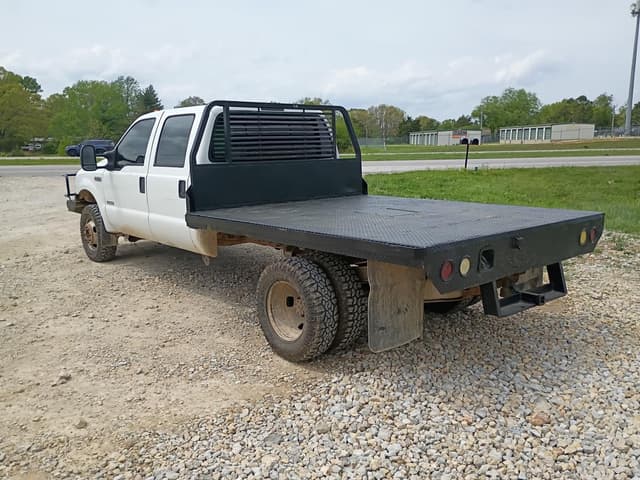 Image of Ford F-350 equipment image 4