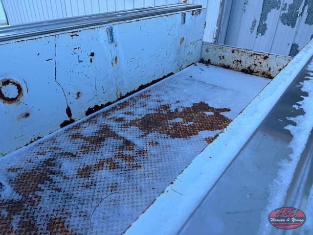 Image of Ford F-350 equipment image 2