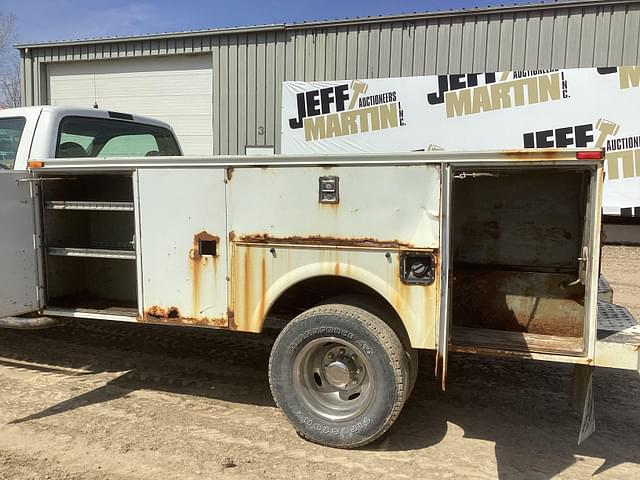 Thumbnail image Ford F-350 9