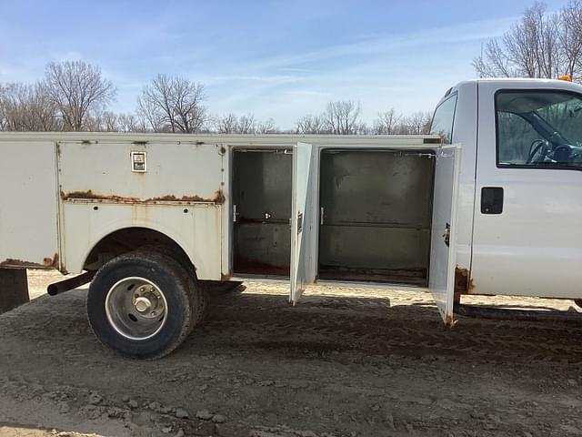Thumbnail image Ford F-350 10