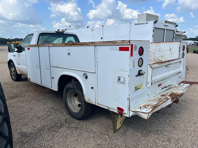 Image of Ford F-350 equipment image 1