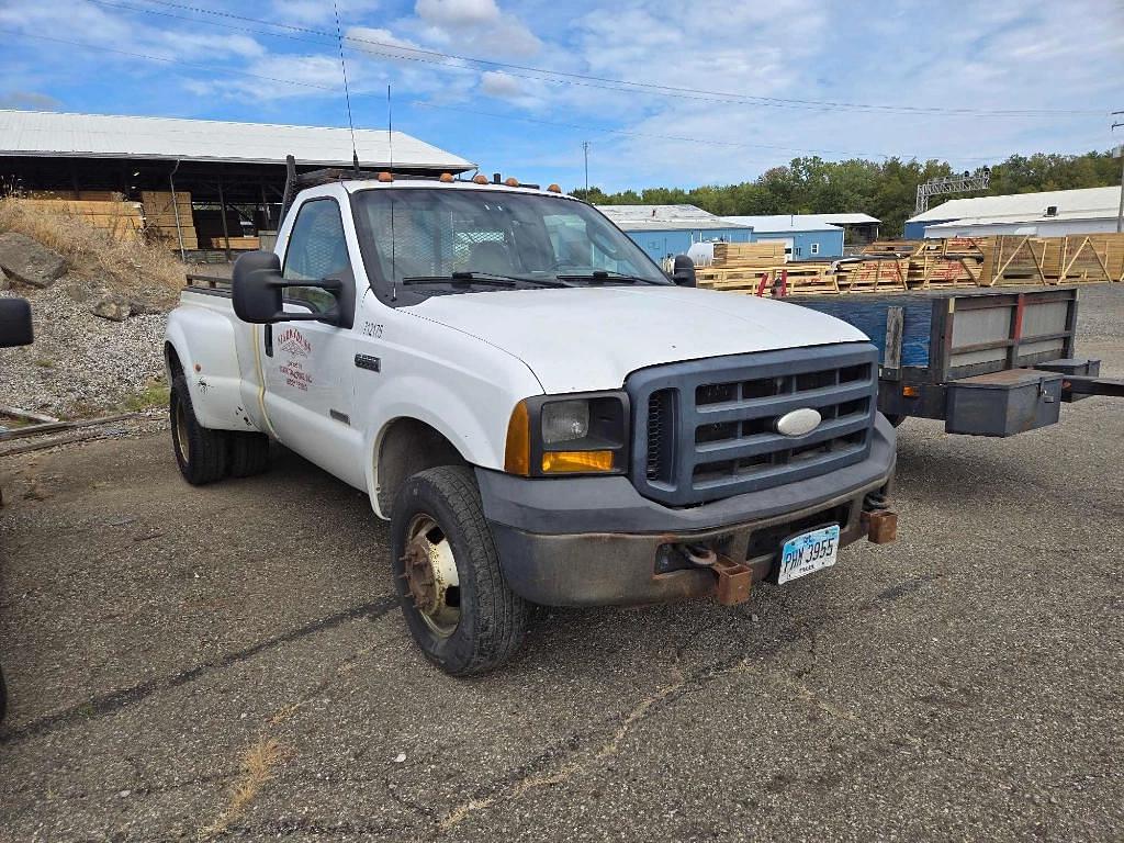 Image of Ford F-350 Primary image