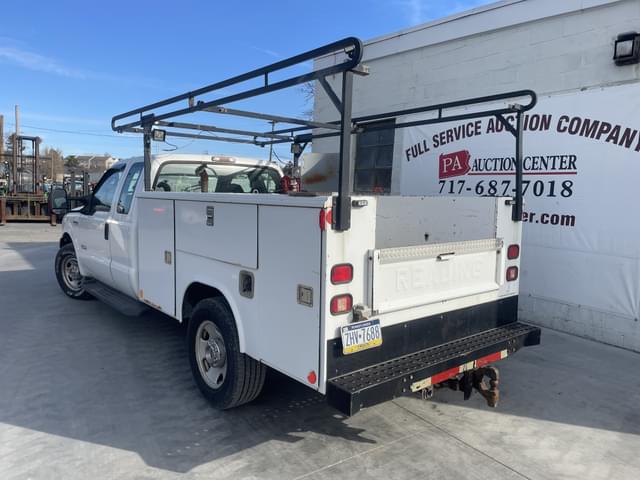 Image of Ford F-350 equipment image 3