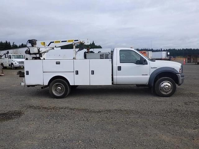 Image of Ford F-450 equipment image 2