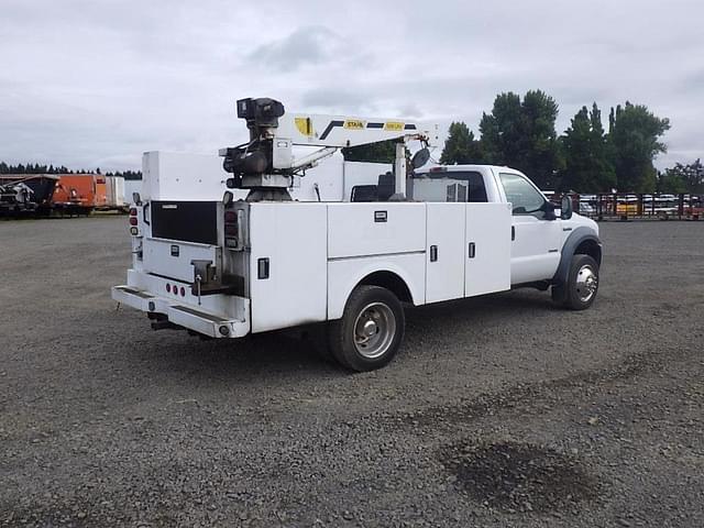Image of Ford F-450 equipment image 3