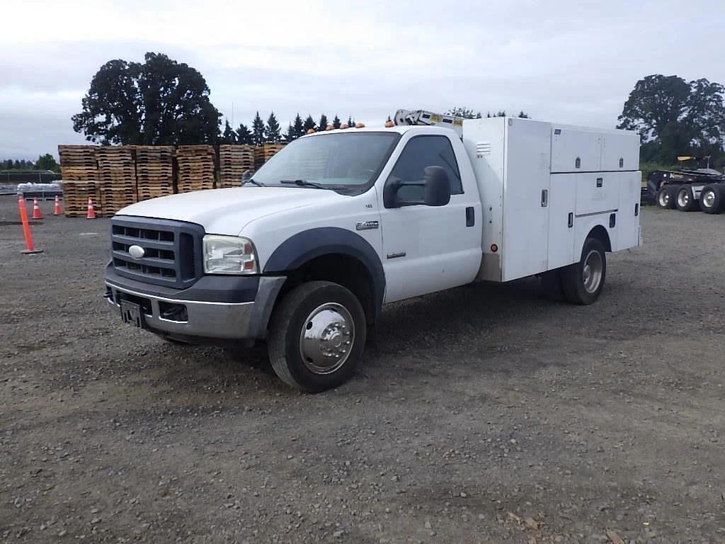 Image of Ford F-450 Primary image