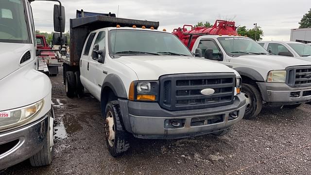 Image of Ford F-450 equipment image 2