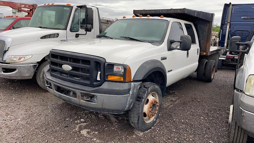 Image of Ford F-450 Primary image