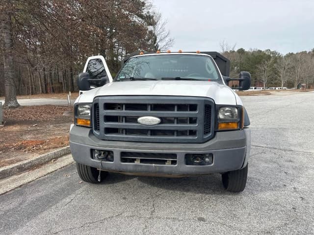 Image of Ford F-450 equipment image 3