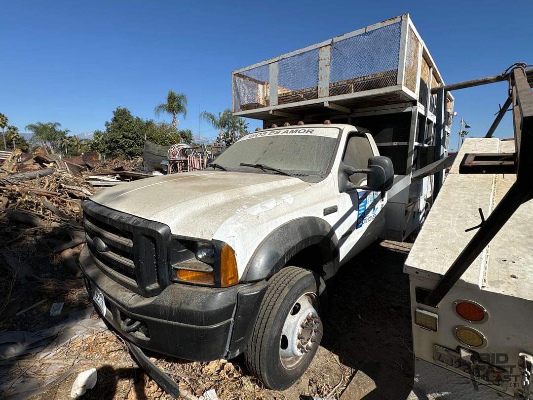 Image of Ford F-450 Primary image