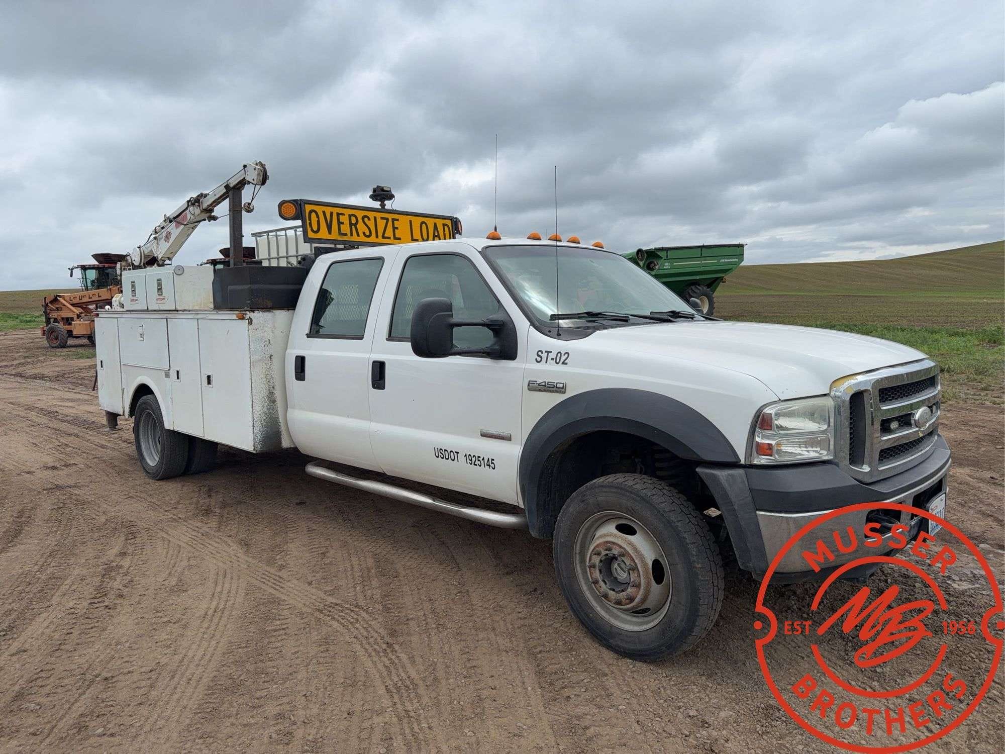 2007 Ford F-450 Equipment Image0