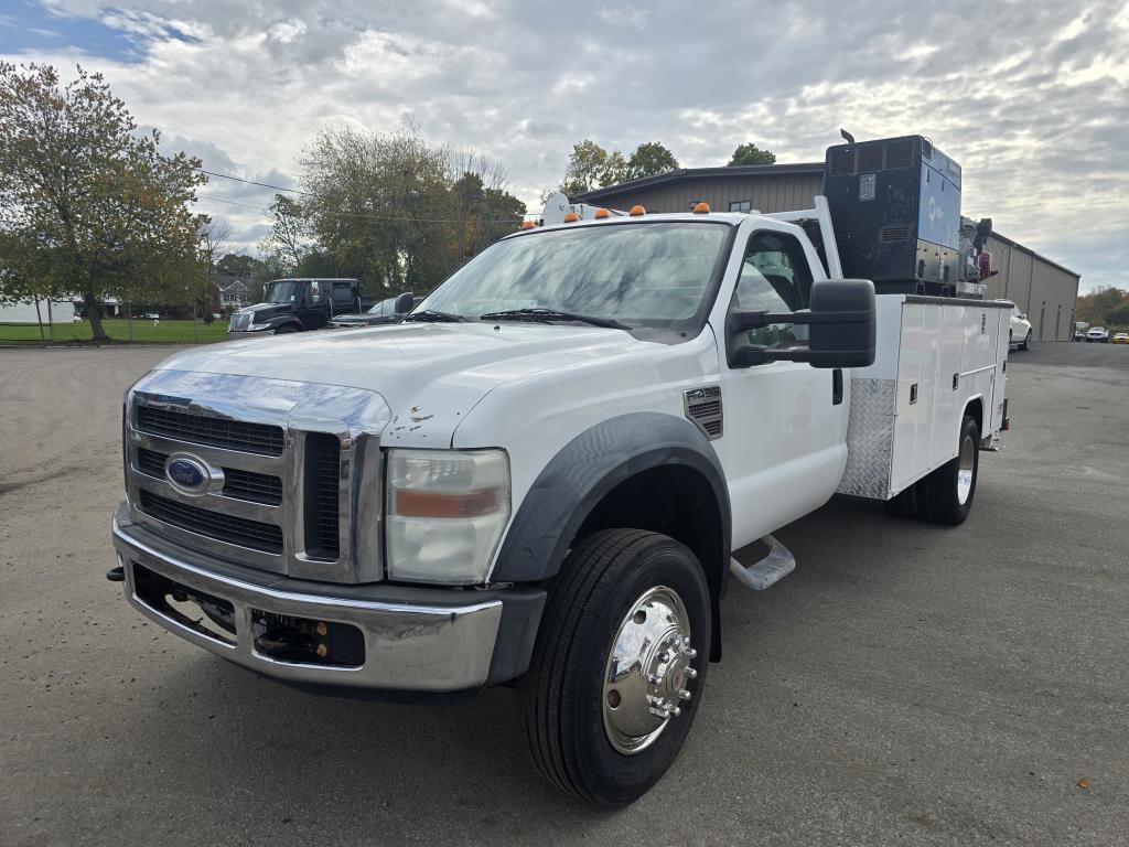 Image of Ford F-450 Primary image