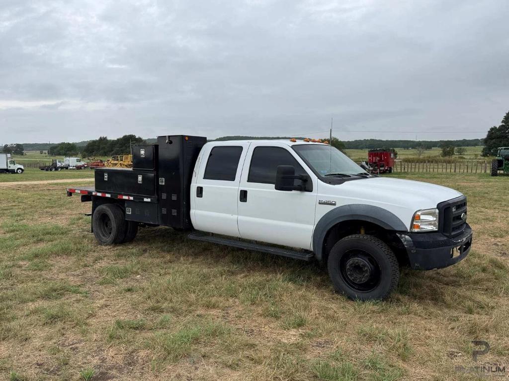 Image of Ford F-450 Primary image