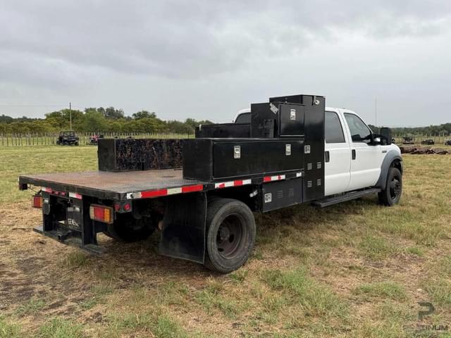 Image of Ford F-450 equipment image 4