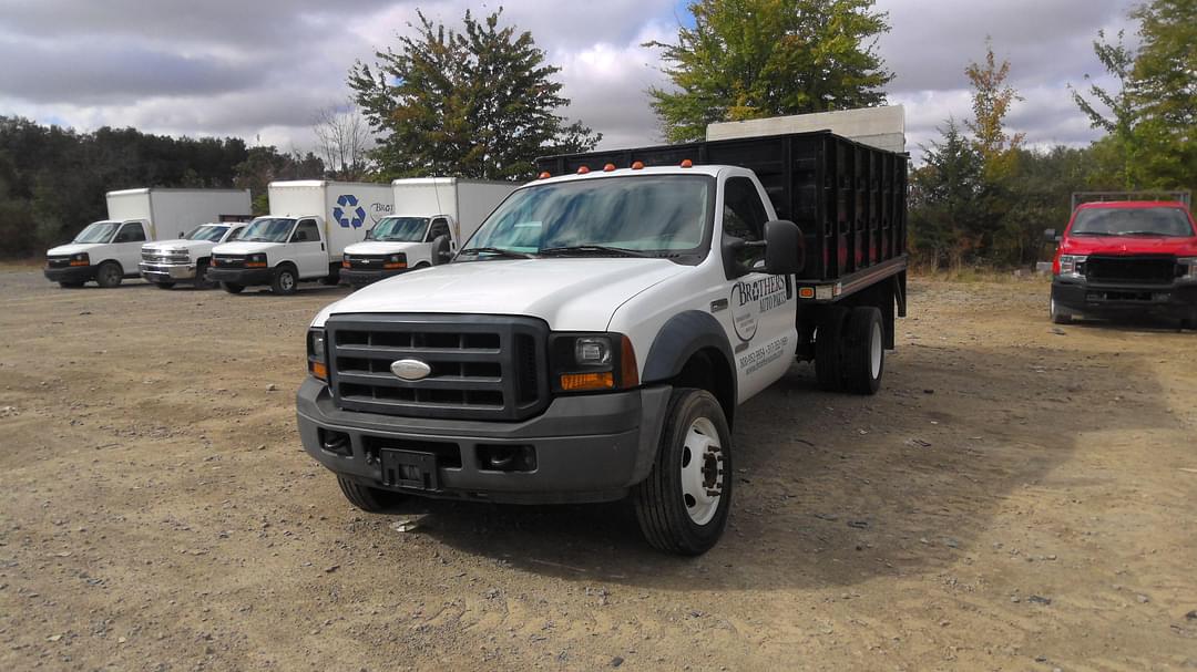 Image of Ford F-450 Primary image