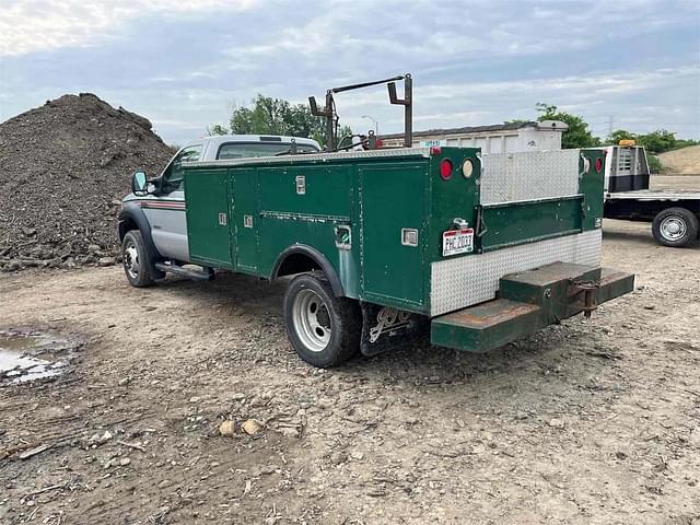 Image of Ford F-450 equipment image 2