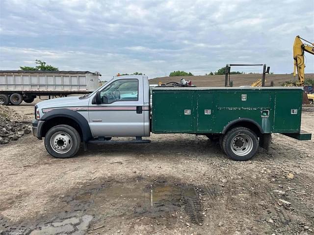 Image of Ford F-450 equipment image 1