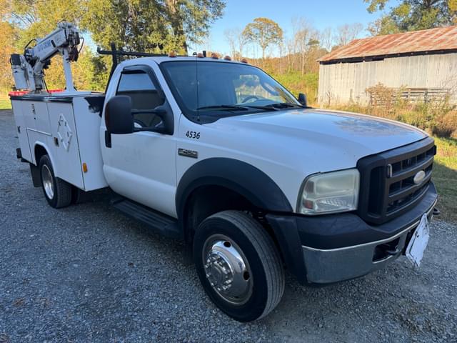 Image of Ford F-450 equipment image 4