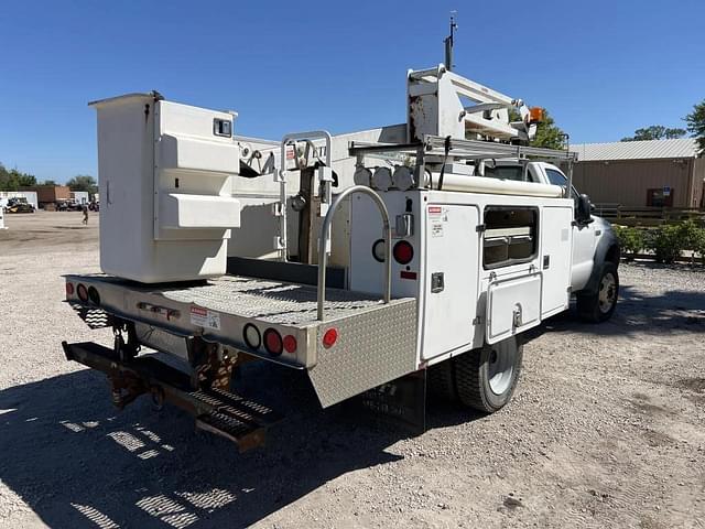 Image of Ford F-450 equipment image 2