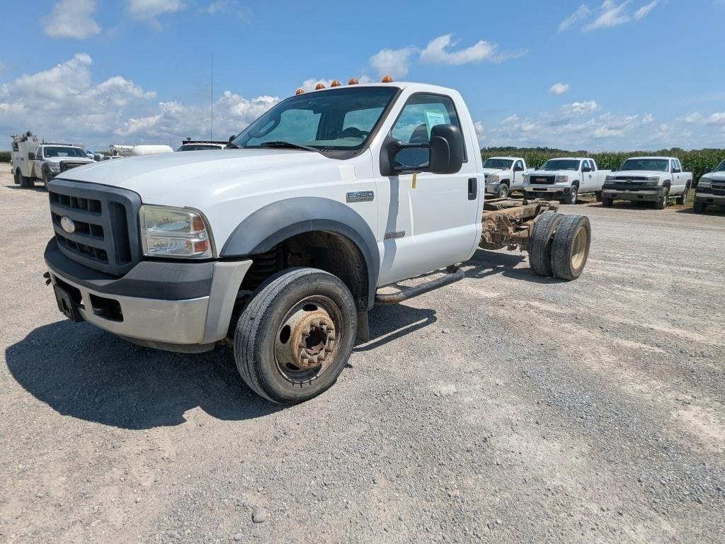Image of Ford F-450 Primary image