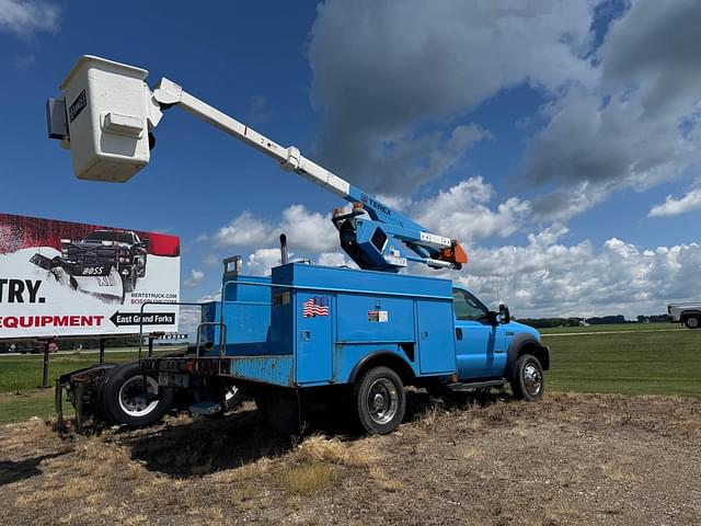 Image of Ford F-550 equipment image 2