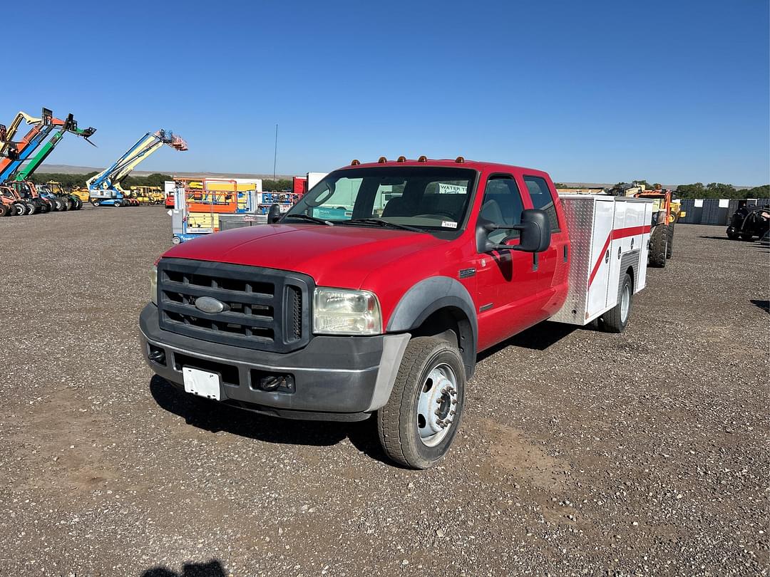Image of Ford F-550 Primary image