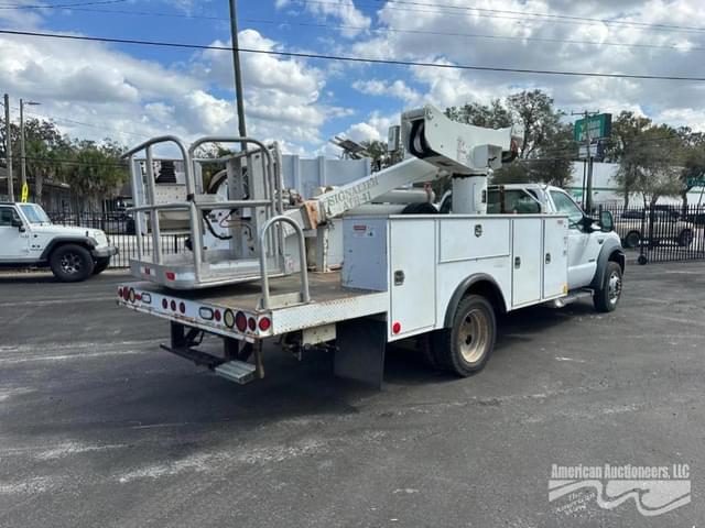 Image of Ford F-550 equipment image 2