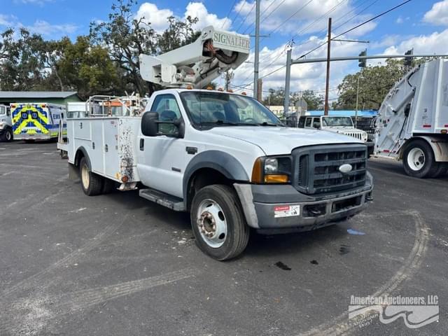 Image of Ford F-550 equipment image 4