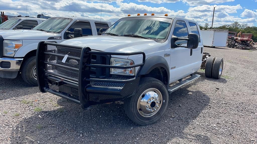 Image of Ford F-550 Primary image