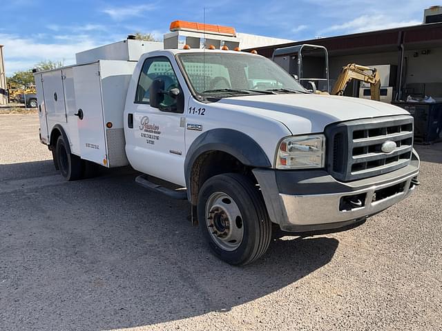 Image of Ford F-550 equipment image 2